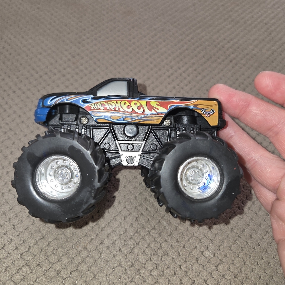 Vintage 2001 Mattel Hot Wheels Monster Jam Truck Friction Rev N Go HW Branded - Picture 7 of 12